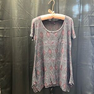 T-shirt in ethnic style. 100% cotton.